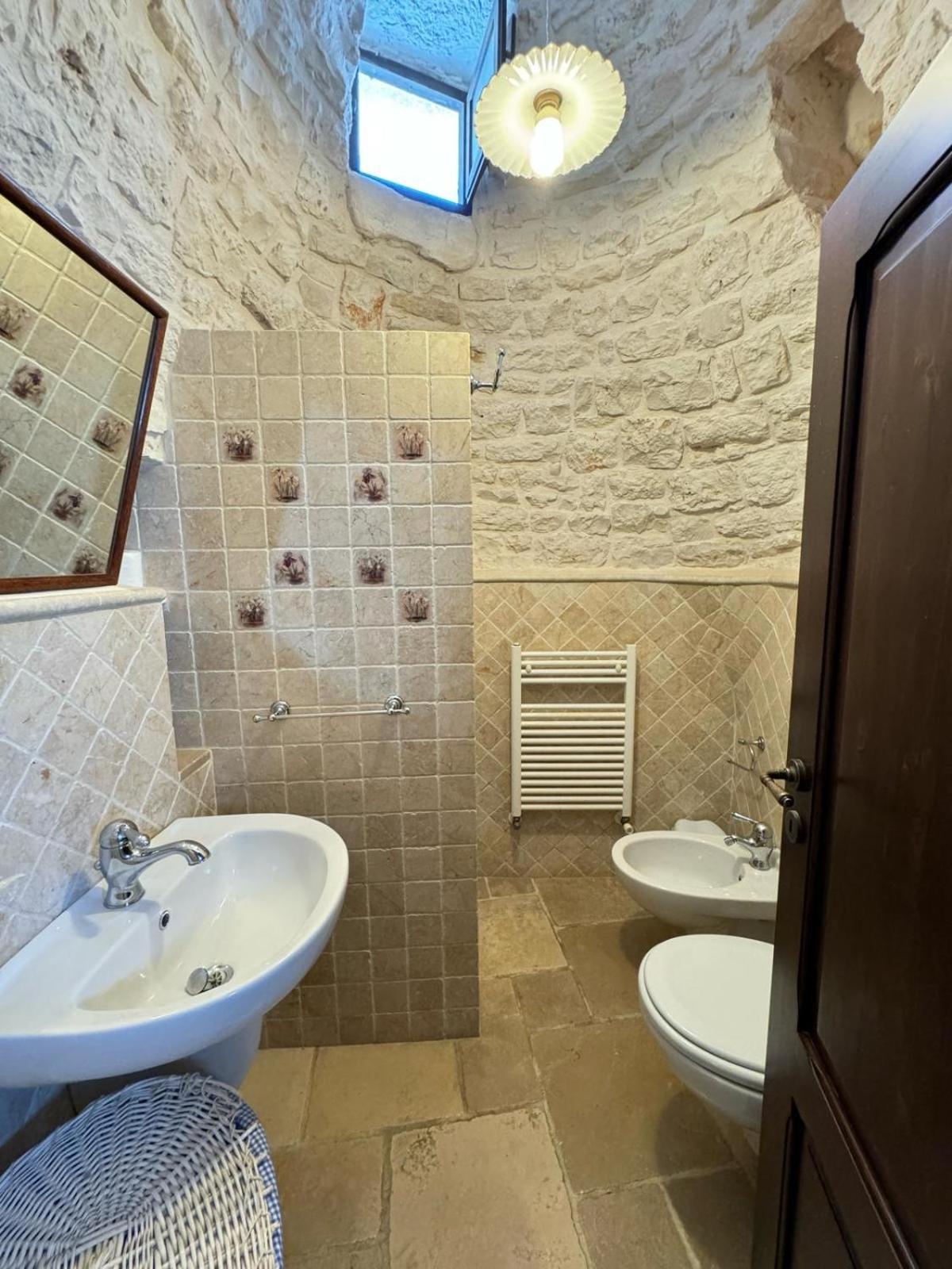 アルベロベッロ Trulli Aia Piccolaヴィラ エクステリア 写真