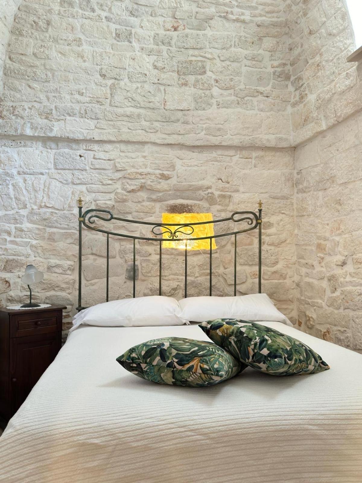 アルベロベッロ Trulli Aia Piccolaヴィラ エクステリア 写真