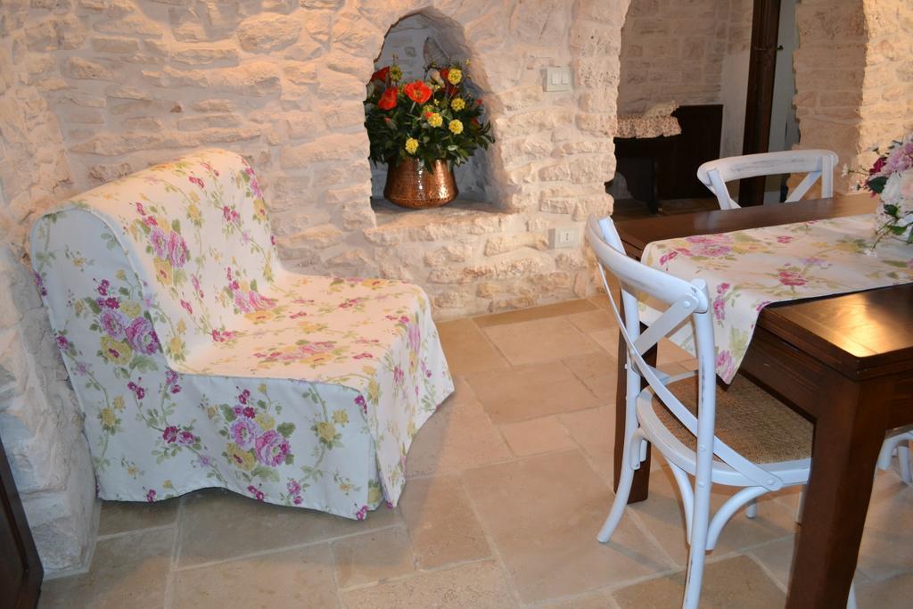 アルベロベッロ Trulli Aia Piccolaヴィラ エクステリア 写真