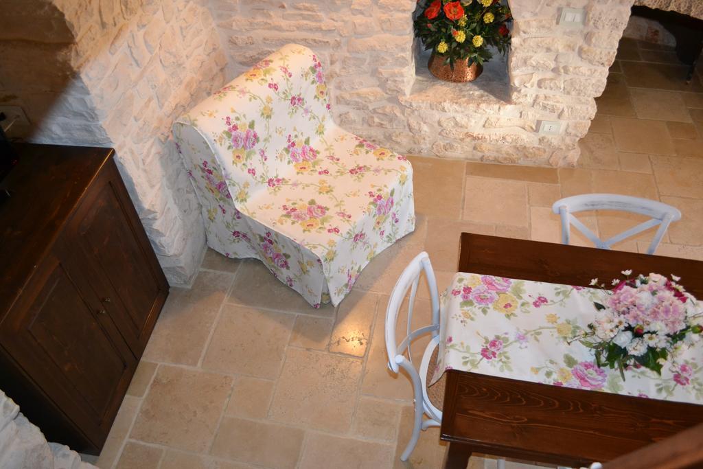 アルベロベッロ Trulli Aia Piccolaヴィラ エクステリア 写真